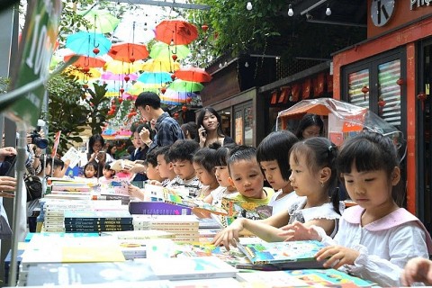 nhieu hoat dong trai nghiem dac sac tai hoi sach thieu nhi tp hcm lan vi