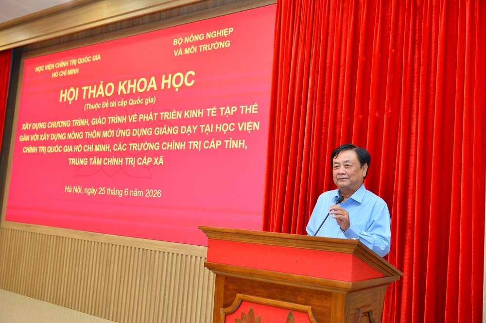 Nguyên Phó Chủ tịch Quốc hội, nguyên Bộ trưởng Bộ NN&PTNT Lê Minh Hoan phát biểu tại Hội thảo.