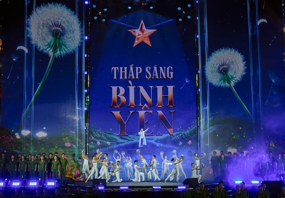 Cùng ngày mai tỏa sáng" - Đêm nghệ thuật lan tỏa khát vọng xây dựng cộng đồng không ma túy
