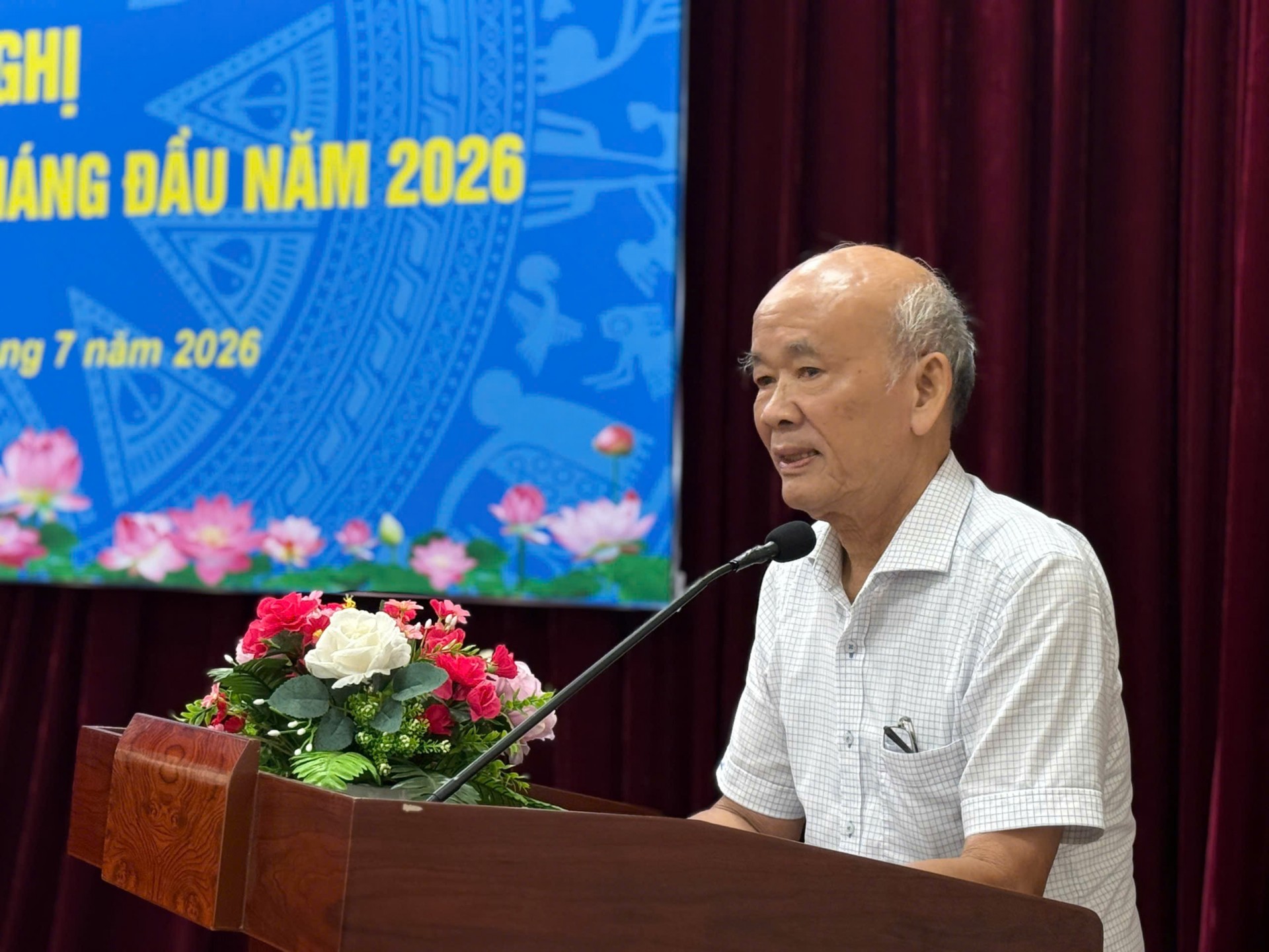 Ông Trịnh Quốc Đạt, UVUB Mặt trận tổ quốc Việt Nam - Chủ tịch Hiệp hội Làng nghề Việt Nam phát biểu khai mạc Hội nghị. Ông Trịnh Quốc Đạt, UVUB Mặt trận tổ quốc Việt Nam - Chủ tịch Hiệp hội Làng nghề Việt Nam phát biểu khai mạc Hội nghị.