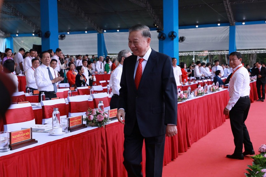 Tổng Bí thư, Chủ tịch nước Tô Lâm dự Lễ kỷ niệm 50 năm Ngày Thành phố Sài Gòn - Gia Định vinh dự mang tên Chủ tịch Hồ Chí Minh. Ảnh: Hồ Phát Tổng Bí thư, Chủ tịch nước Tô Lâm dự Lễ kỷ niệm 50 năm Ngày Thành phố Sài Gòn - Gia Định vinh dự mang tên Chủ tịch Hồ Chí Minh. Ảnh: Hồ Phát
