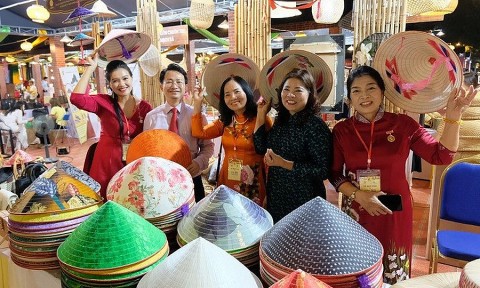 danh thuc tiem nang du lich lang nghe ha noi