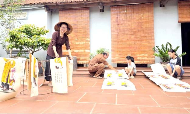Bắc Ninh: Một gia đình có 5 nghệ nhân giữ nghề tranh Đông Hồ Bắc Ninh: Một gia đình có 5 nghệ nhân giữ nghề tranh Đông Hồ