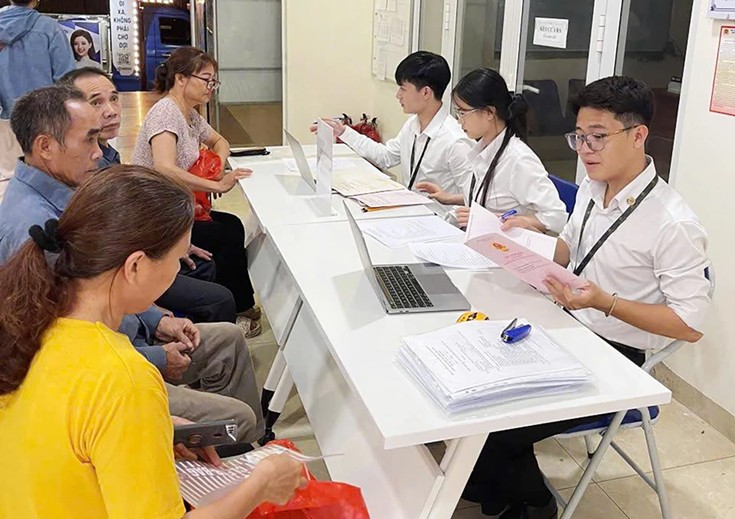 Hà Nội đẩy mạnh xây dựng cơ sở dữ liệu đất đai: Hướng tới nền hành chính hiện đại, phục vụ người dân tốt hơn Hà Nội đẩy mạnh xây dựng cơ sở dữ liệu đất đai: Hướng tới nền hành chính hiện đại, phục vụ người dân tốt hơn