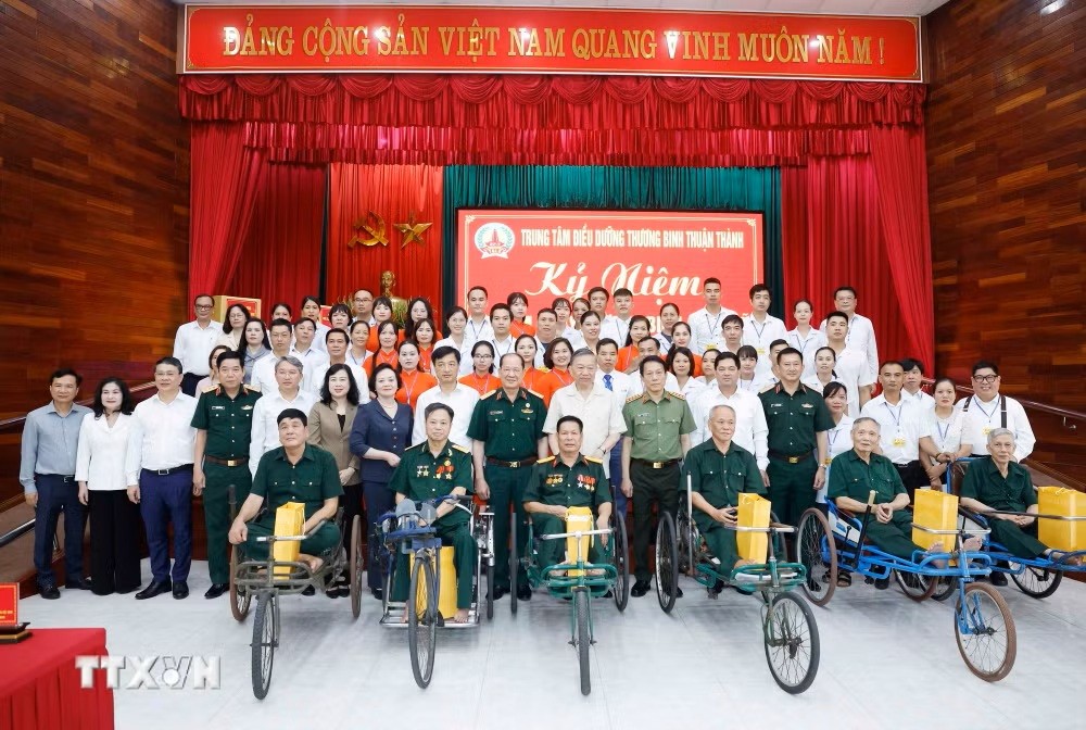 Tổng Bí thư, Chủ tịch nước: Tiếp tục rà soát, giải quyết đầy đủ chính sách đối với người có công và thân nhân