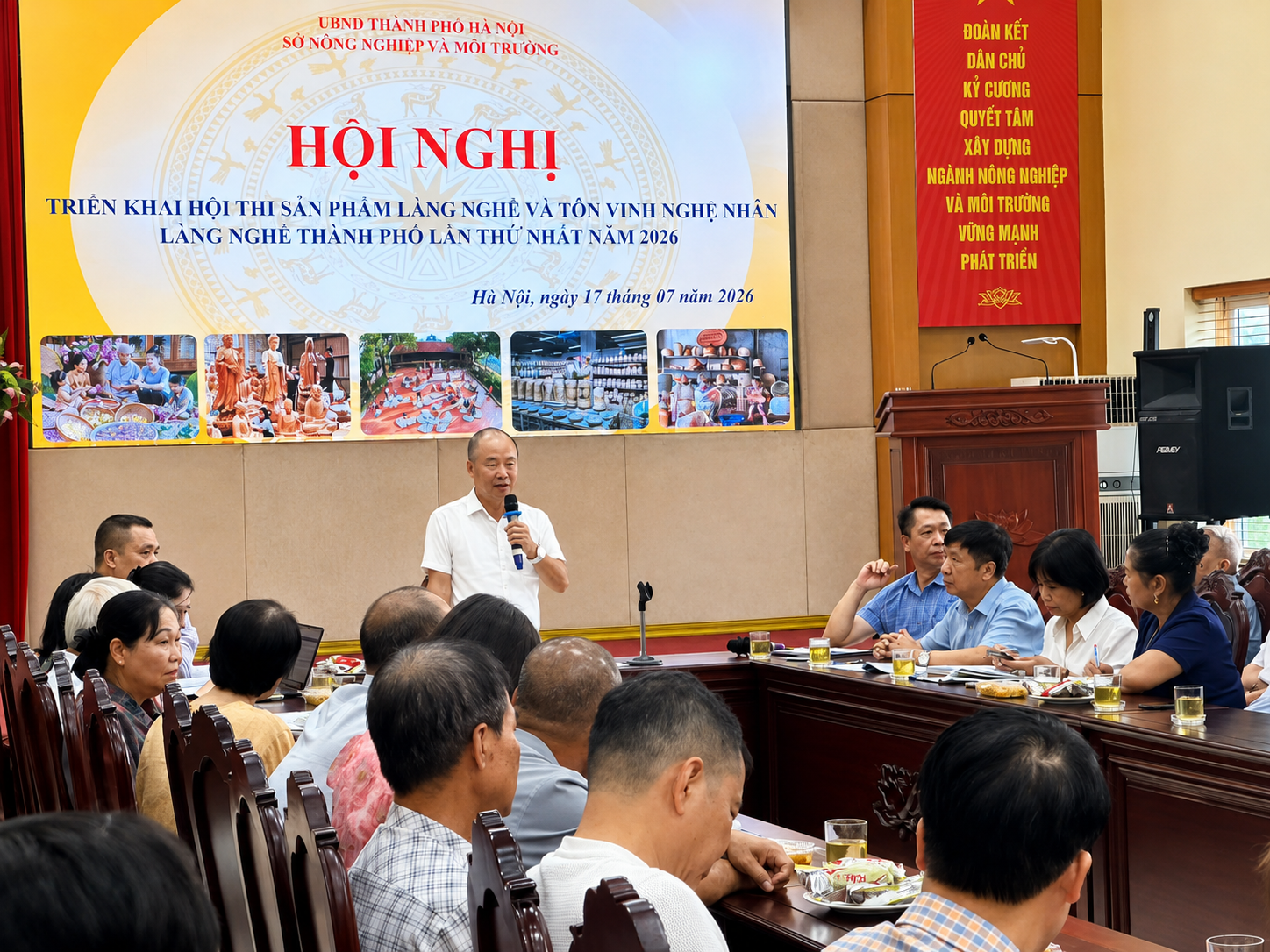 Phó Giám đốc Sở Nông nghiệp và Môi trường Hà Nội Nguyễn Đình Hoa phát biểu tại hội nghị. Phó Giám đốc Sở Nông nghiệp và Môi trường Hà Nội Nguyễn Đình Hoa phát biểu tại hội nghị.