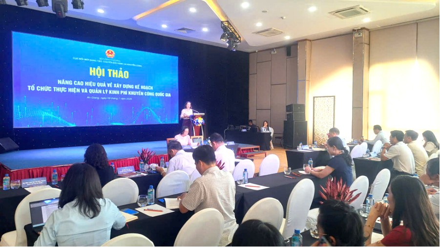Tham dự hội thảo có đại diện lãnh đạo Sở Công Thương và các đơn vị thực hiện nhiệm vụ khuyến công Tham dự hội thảo có đại diện lãnh đạo Sở Công Thương và các đơn vị thực hiện nhiệm vụ khuyến công