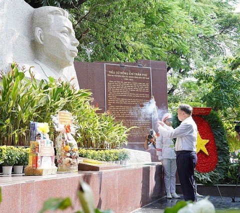 tong bi thu chu tich nuoc to lam dang huong tuong niem anh hung liet si