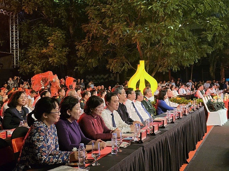 Chương trình “Sao sáng dẫn đường”: Lắng đọng đêm tri ân các anh hùng liệt sĩ