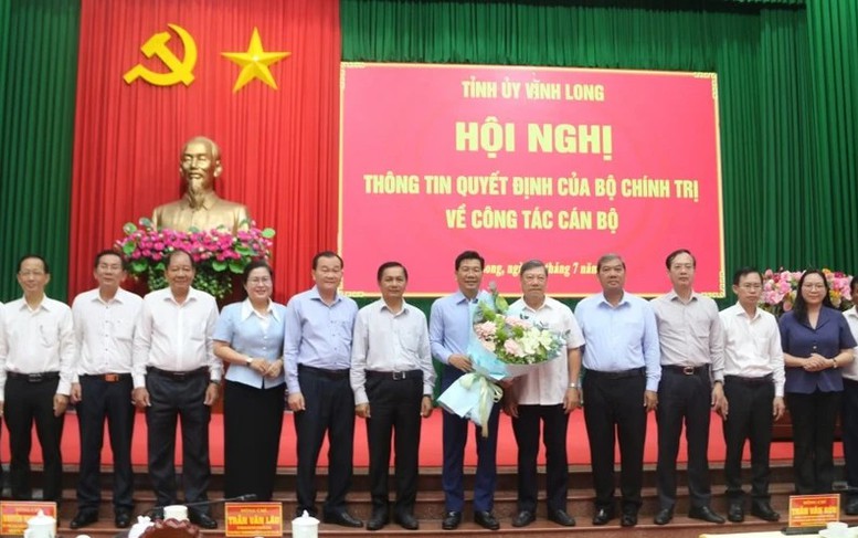 Ông Nguyễn Mạnh Hùng giữ chức Phó Bí thư Thường trực Tỉnh ủy Vĩnh Long Ông Nguyễn Mạnh Hùng giữ chức Phó Bí thư Thường trực Tỉnh ủy Vĩnh Long