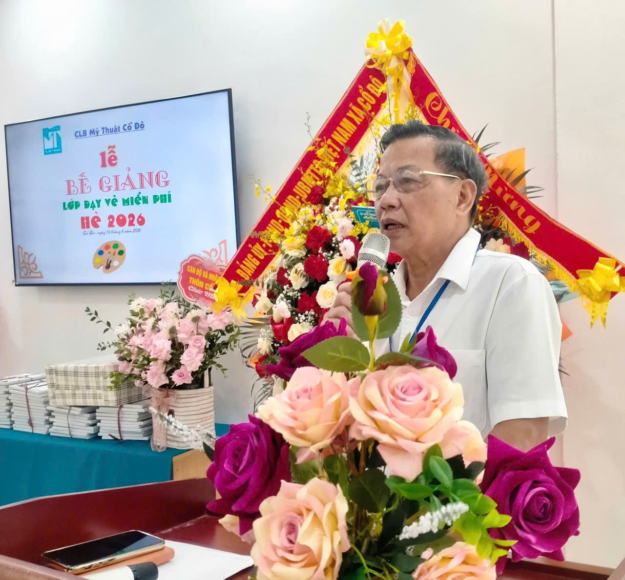 Họa sĩ Nguyễn Ngọc Nho, PCN- CLB Mỹ Thuật Cổ Đô. Họa sĩ Nguyễn Ngọc Nho, PCN- CLB Mỹ Thuật Cổ Đô.