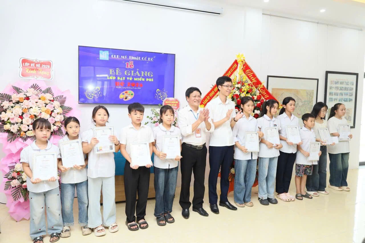 Câu lạc bộ mỹ thuật Cổ Đô bế giảng lớp dạy vẽ miễn phí hè 2026 Câu lạc bộ mỹ thuật Cổ Đô bế giảng lớp dạy vẽ miễn phí hè 2026