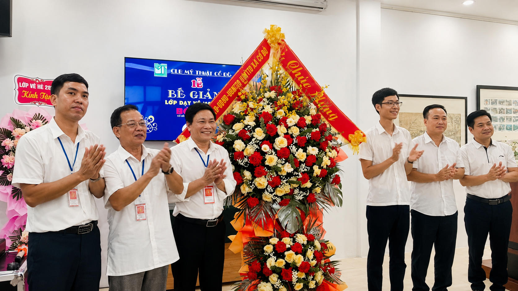 Câu lạc bộ mỹ thuật Cổ Đô bế giảng lớp dạy vẽ miễn phí hè 2026 Câu lạc bộ mỹ thuật Cổ Đô bế giảng lớp dạy vẽ miễn phí hè 2026