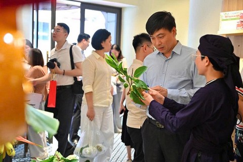 na chi lang tao suc hut tai ha noi tieu thu hon 12 tan chi trong 3 ngay