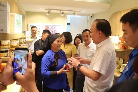 suc song hang viet tao don bay cho dac san vung mien