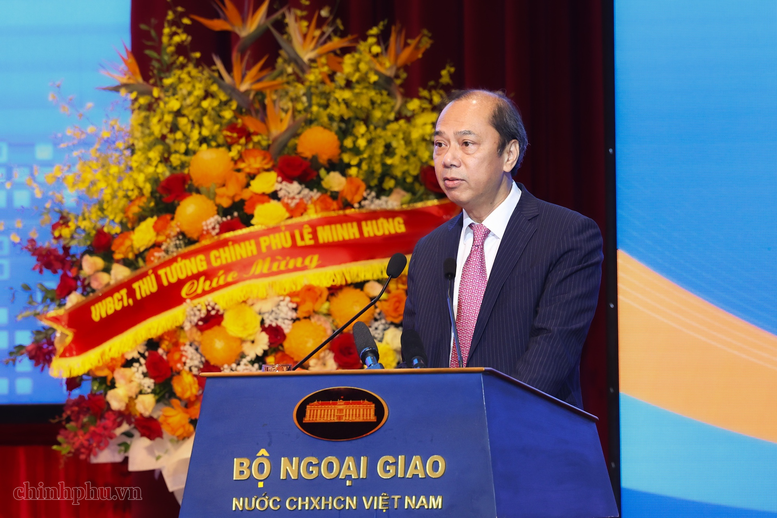 Thủ tướng Lê Minh Hưng: Biến sức ép bên ngoài thành dư địa phát triển mới Thủ tướng Lê Minh Hưng: Biến sức ép bên ngoài thành dư địa phát triển mới