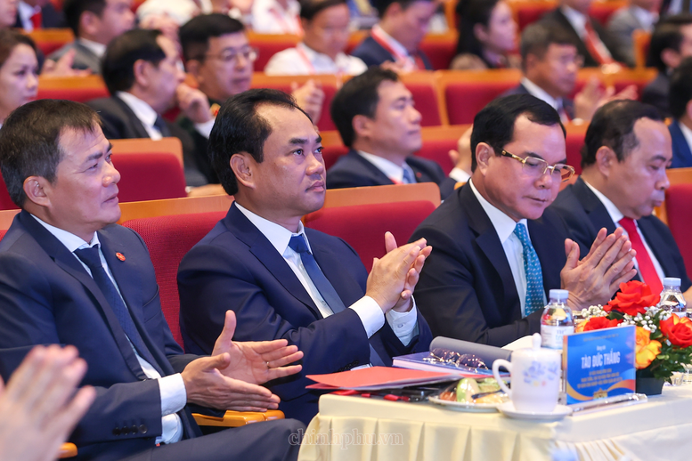 Thủ tướng Lê Minh Hưng: Biến sức ép bên ngoài thành dư địa phát triển mới Thủ tướng Lê Minh Hưng: Biến sức ép bên ngoài thành dư địa phát triển mới