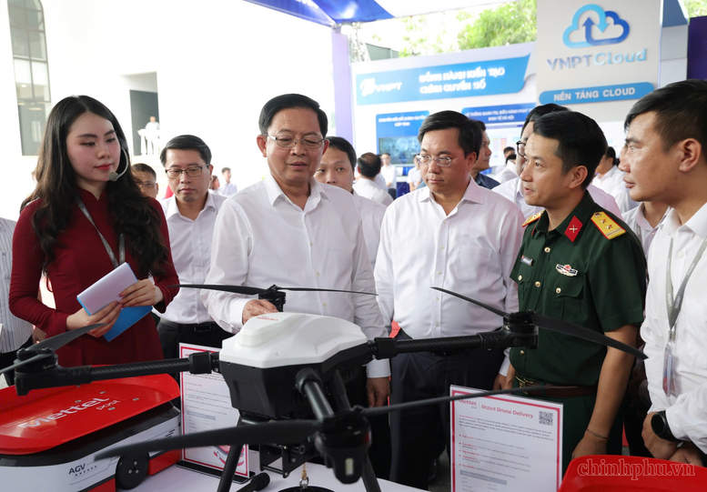 Phú Thọ cần phát triển dựa trên ba trụ cột: Công nghiệp công nghệ cao, văn hóa-du lịch, nông nghiệp xanh Phú Thọ cần phát triển dựa trên ba trụ cột: Công nghiệp công nghệ cao, văn hóa-du lịch, nông nghiệp xanh