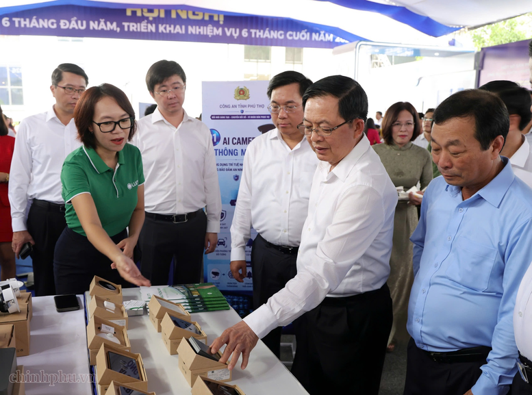 Phú Thọ cần phát triển dựa trên ba trụ cột: Công nghiệp công nghệ cao, văn hóa-du lịch, nông nghiệp xanh Phú Thọ cần phát triển dựa trên ba trụ cột: Công nghiệp công nghệ cao, văn hóa-du lịch, nông nghiệp xanh