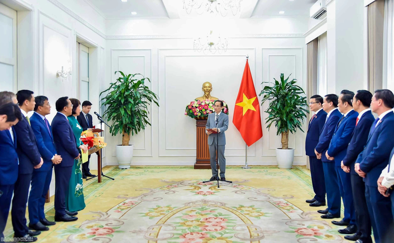Trao Quyết định bổ nhiệm 2 Thứ trưởng Bộ Ngoại giao Trao Quyết định bổ nhiệm 2 Thứ trưởng Bộ Ngoại giao