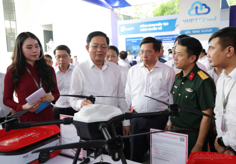 phu tho can phat trien dua tren ba tru cot cong nghiep cong nghe cao van hoa du lich nong nghiep xanh