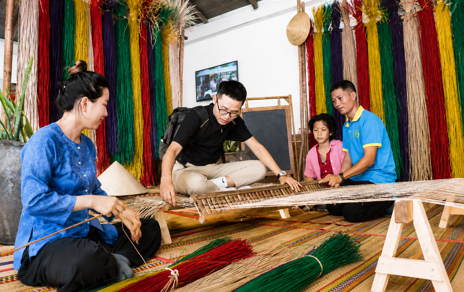 Du lịch làng nghề: Giữ “hồn nghề” để phát triển bền vững Du lịch làng nghề: Giữ “hồn nghề” để phát triển bền vững