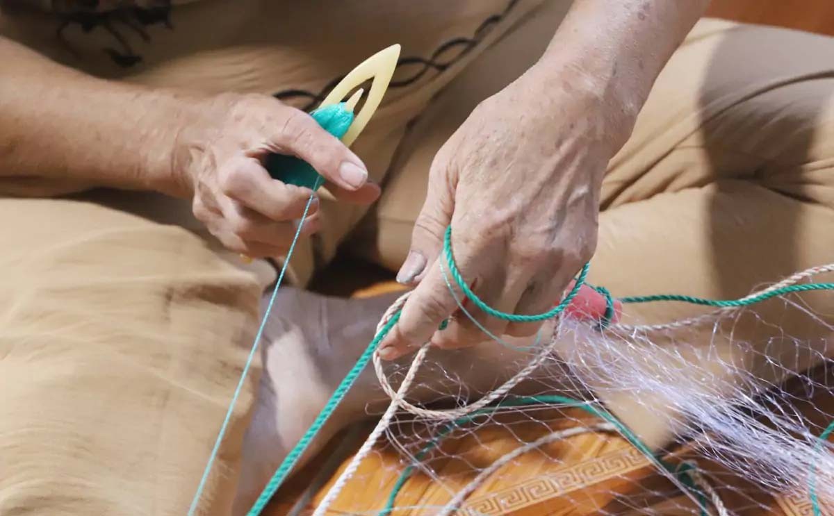 Nghề làm lưới xứ biển U Minh Sinh kế bền vững cho phụ nữ nông thôn Nghề làm lưới xứ biển U Minh Sinh kế bền vững cho phụ nữ nông thôn