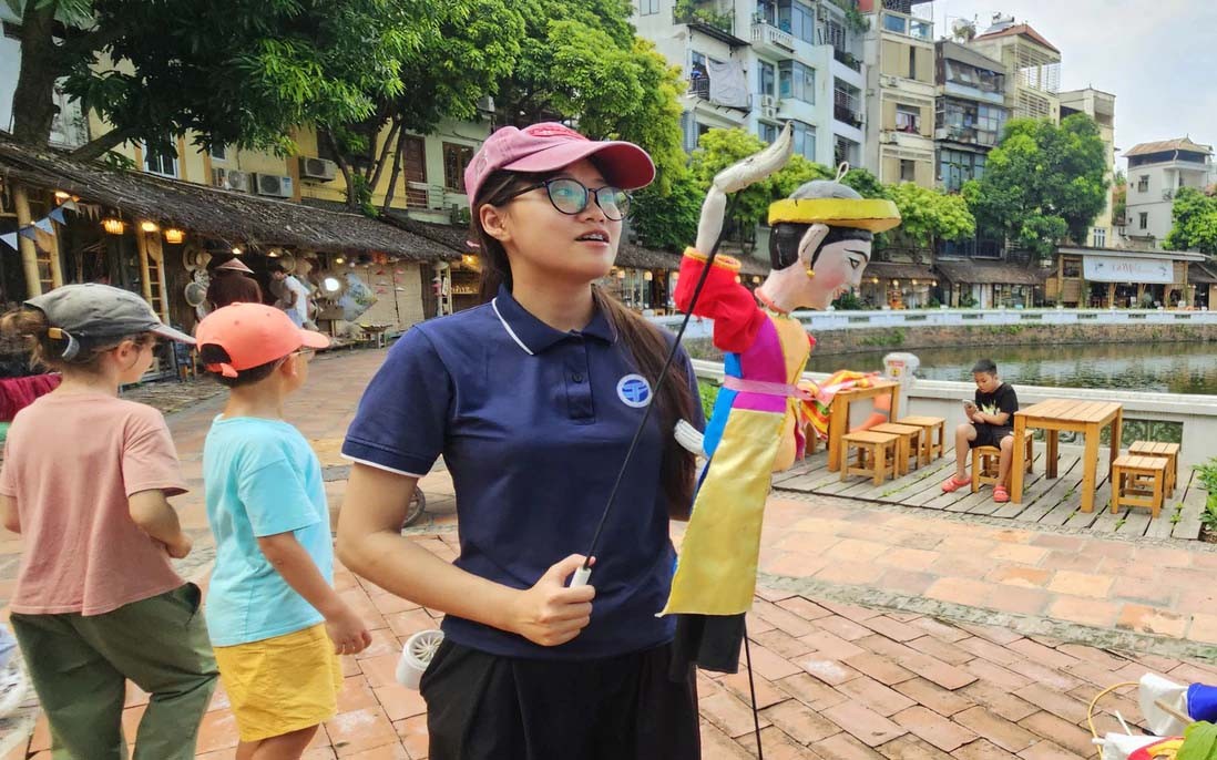 Sinh viên tham gia Sinh viên tham gia