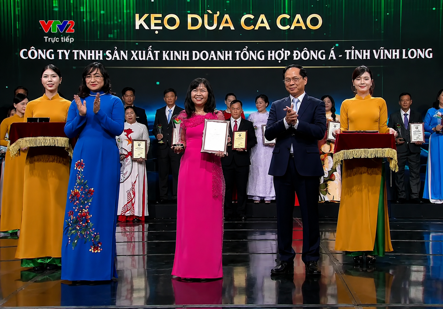 Vĩnh Long: Khơi thông nguồn lực khuyến công, thúc đẩy công nghiệp nông thôn phát triển xanh Vĩnh Long: Khơi thông nguồn lực khuyến công, thúc đẩy công nghiệp nông thôn phát triển xanh