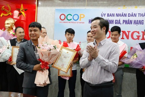 ruou de vuong hanh trinh 24 nam gin giu hon ruou truyen thong nang tam san pham ocop