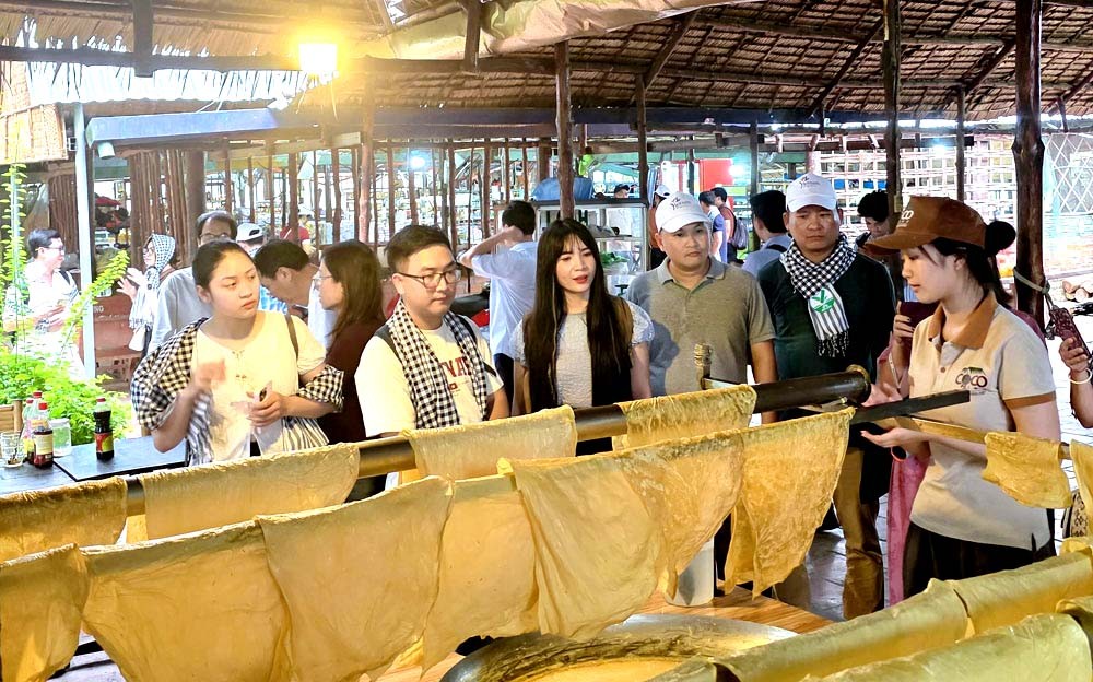 Sức sống mới cho làng nghề qua du lịch trải nghiệm và sáng tạo