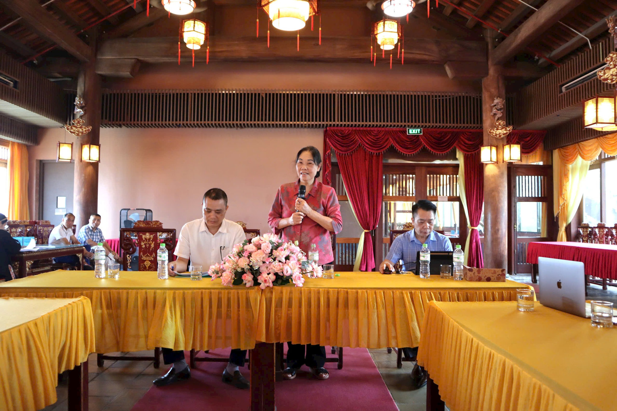 Đổi mới sáng tạo hướng đi nâng tầm quà tặng gốm Bát Tràng Đổi mới sáng tạo hướng đi nâng tầm quà tặng gốm Bát Tràng