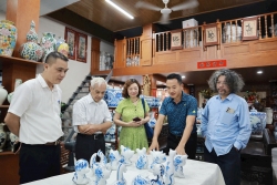 Đổi mới sáng tạo hướng đi nâng tầm quà tặng gốm Bát Tràng