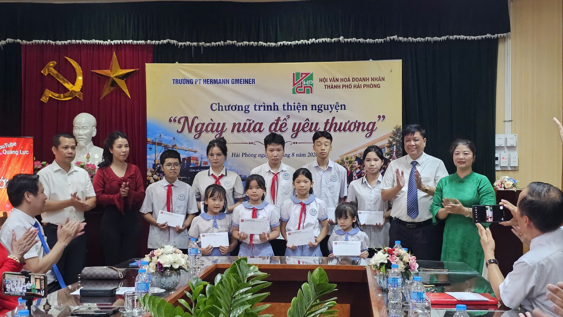 Nhà trường tổ chức chương trình thiện nguyện “Ngày nữa để yêu thương”, lan tỏa tinh thần sẻ chia và những giá trị nhân ái đến cộng đồng.