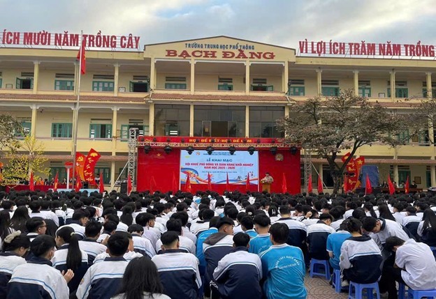 Trường THPT Bạch Đằng: Nỗ lực nâng chất lượng giáo dục, hướng tới môi trường học đường toàn diện Trường THPT Bạch Đằng: Nỗ lực nâng chất lượng giáo dục, hướng tới môi trường học đường toàn diện