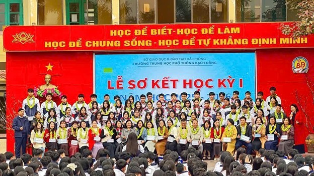 Trường THPT Bạch Đằng: Nỗ lực nâng chất lượng giáo dục, hướng tới môi trường học đường toàn diện Trường THPT Bạch Đằng: Nỗ lực nâng chất lượng giáo dục, hướng tới môi trường học đường toàn diện