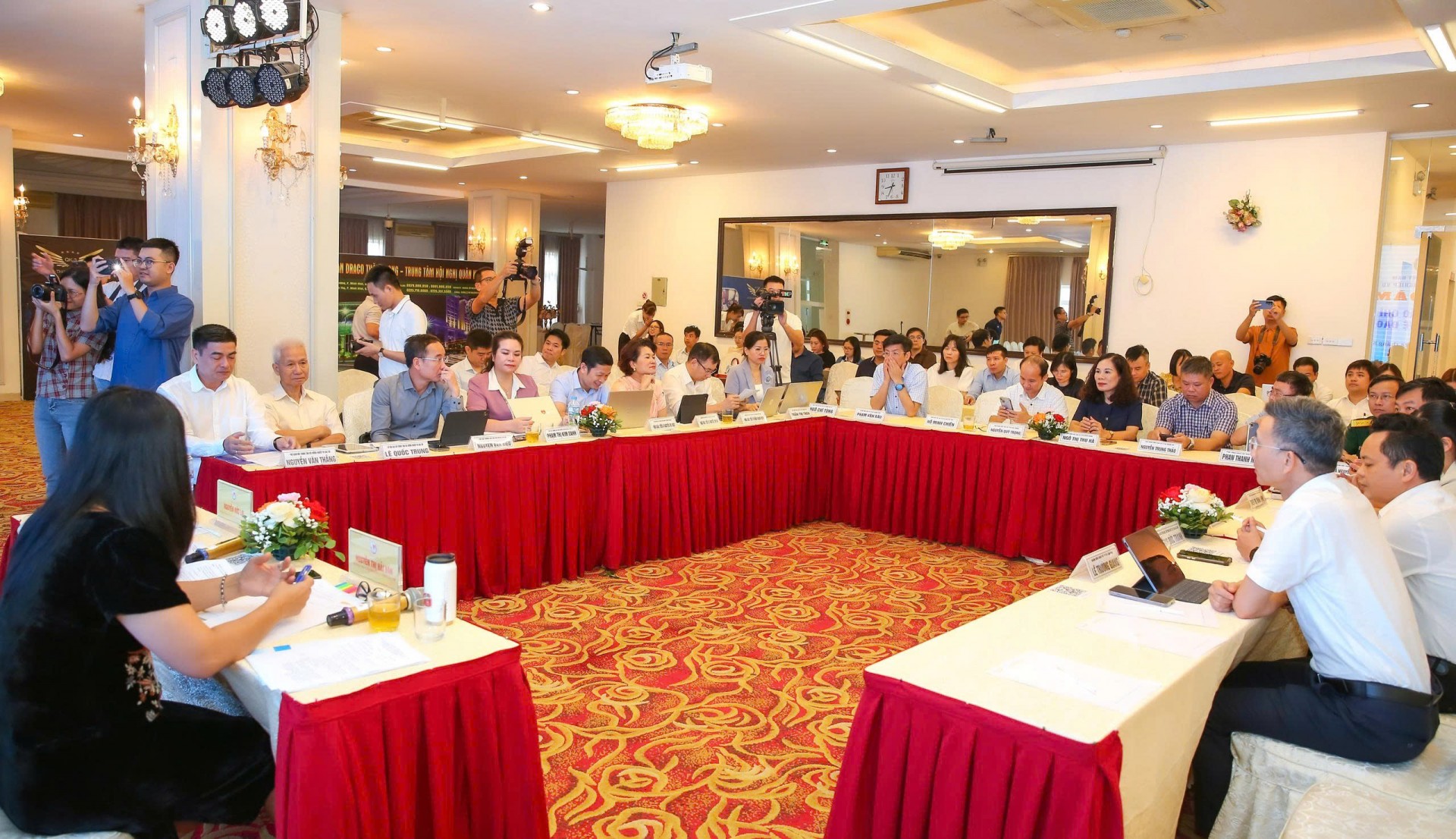 Quang cảnh tọa đàm