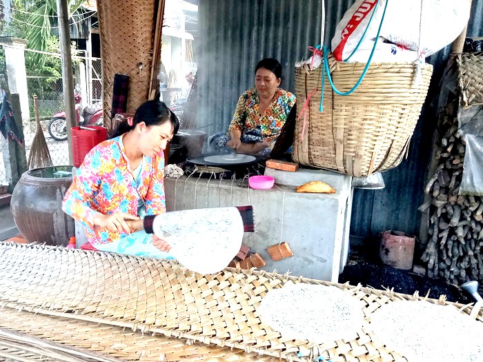 Làng Bánh tráng Thuận Hưng