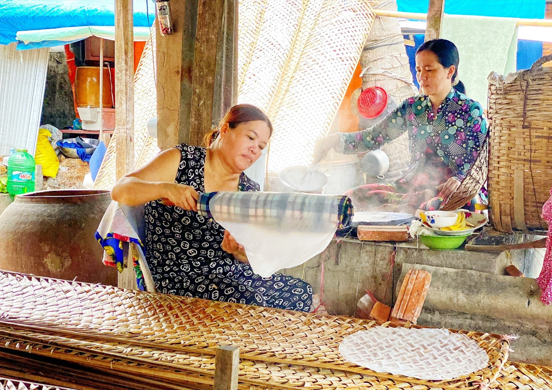 Nghề làm bánh tráng Thuận Hưng (Cần Thơ)