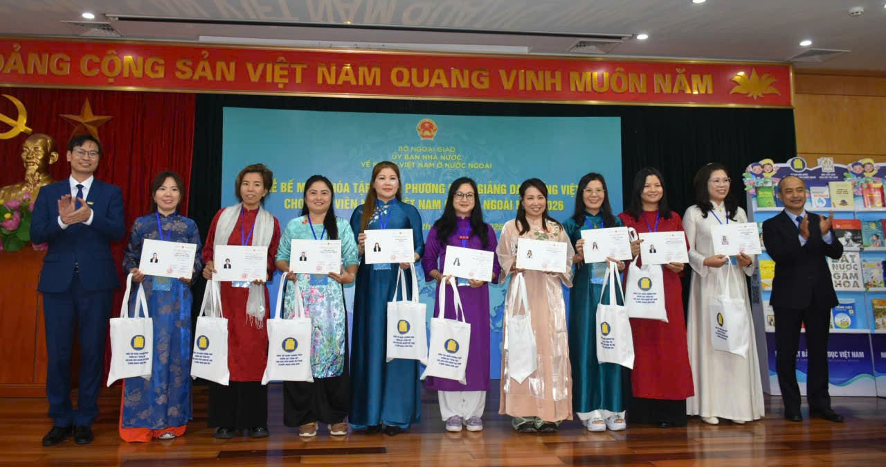 Bế mạc Khóa tập huấn phương pháp giảng dạy tiếng Việt cho giáo viên người Việt Nam ở nước ngoài năm 2026.