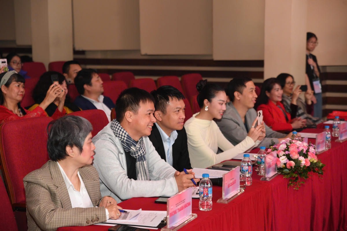 Những góc nhìn giàu chuyên môn và trải nghiệm đã cùng hội tụ tại Chung kết “Hồn Việt qua ống kính tuổi trẻ” 2025 Những góc nhìn giàu chuyên môn và trải nghiệm đã cùng hội tụ tại Chung kết “Hồn Việt qua ống kính tuổi trẻ” 2025