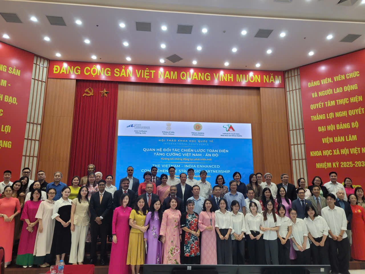 Hội Hữu nghị Việt Nam - Ấn Độ thành phố Hà Nội ( HAVIFA) tham gia Hội thảo khoa học quốc tế “Quan hệ Đối tác chiến lược toàn diện tăng cường Việt Nam-Ấn Độ: Hướng tới những động lực phát triển mới”. Hội Hữu nghị Việt Nam - Ấn Độ thành phố Hà Nội ( HAVIFA) tham gia Hội thảo khoa học quốc tế “Quan hệ Đối tác chiến lược toàn diện tăng cường Việt Nam-Ấn Độ: Hướng tới những động lực phát triển mới”.