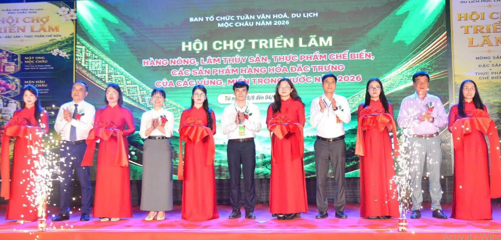 moc chau don tet doc lap voi khong gian hoi tu dac san vung mien