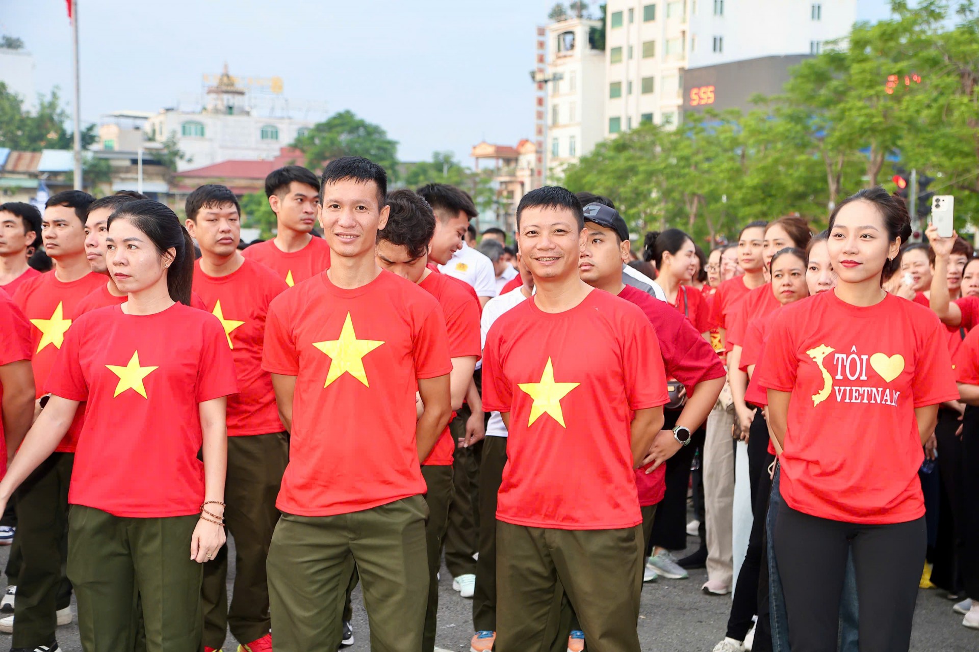 Hơn 3.000 người cùng bước trên Dải trung tâm Hải Phòng: “Cùng Việt Nam tiến bước” 2026 khởi động ngày mới bằng sắc cờ đỏ