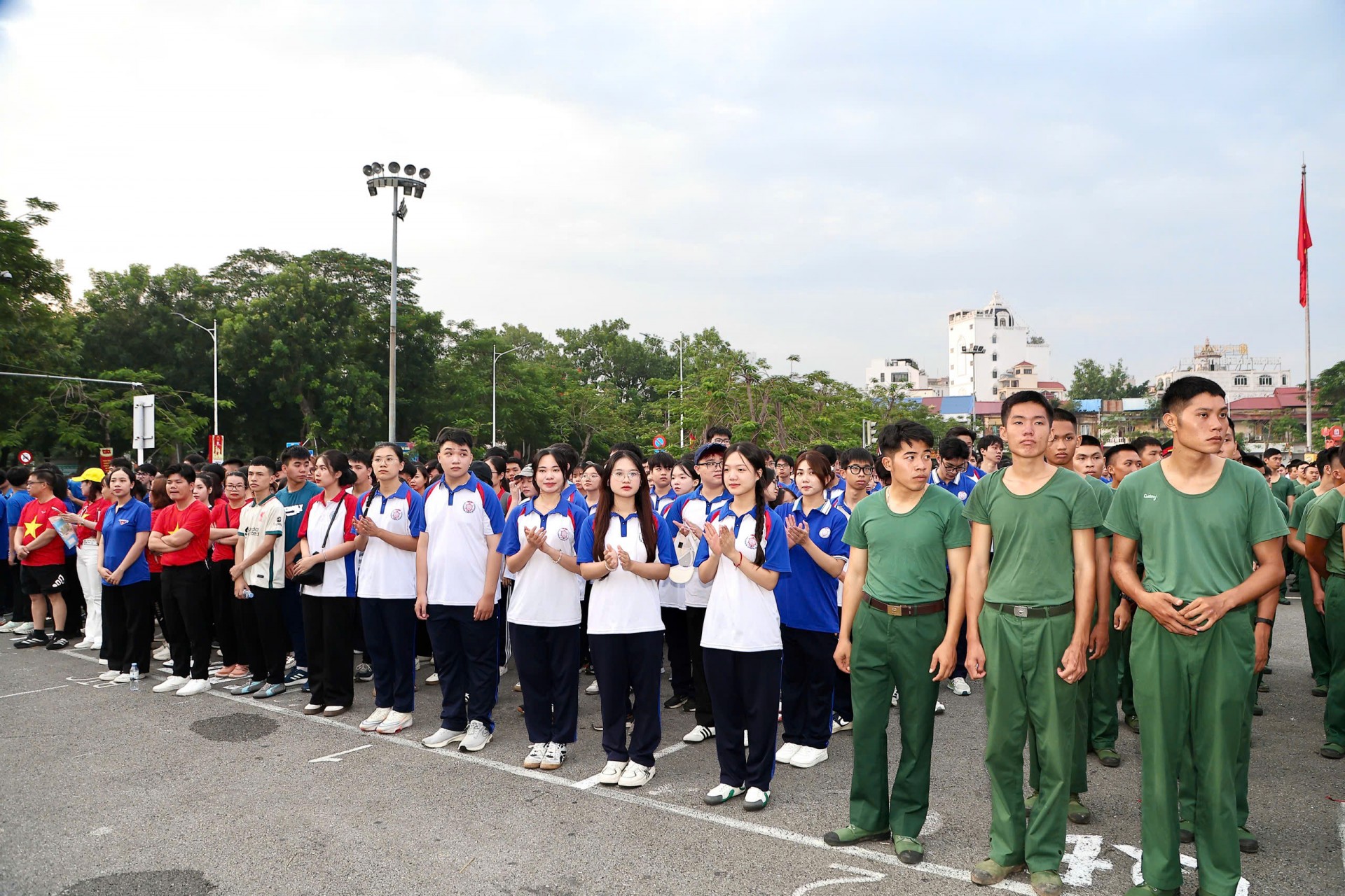 Hơn 3.000 người cùng bước trên Dải trung tâm Hải Phòng: “Cùng Việt Nam tiến bước” 2026 khởi động ngày mới bằng sắc cờ đỏ