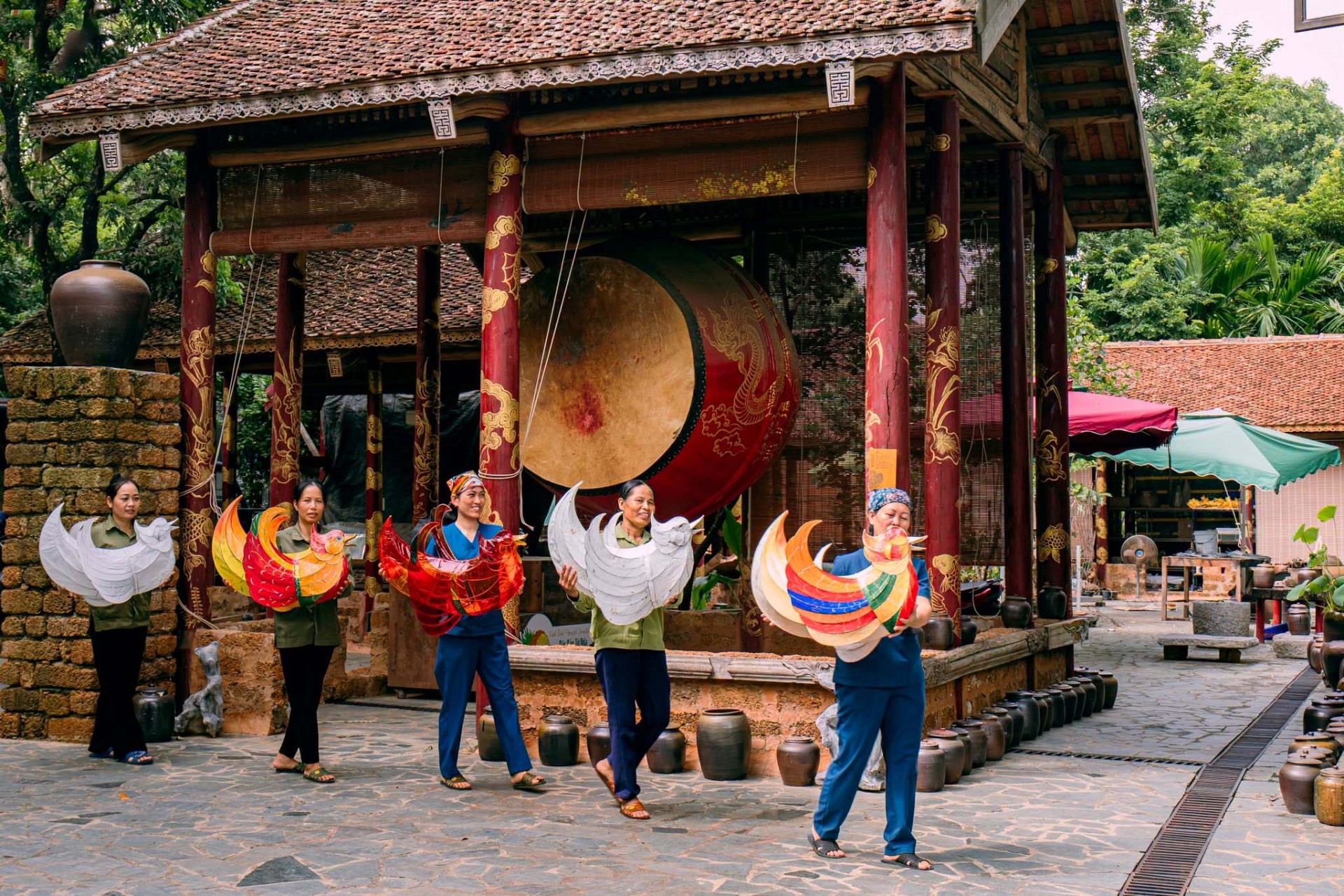 Đèn lồng chim Uyên Ương Làng nghề Sinh Dược Đèn lồng chim Uyên Ương Làng nghề Sinh Dược