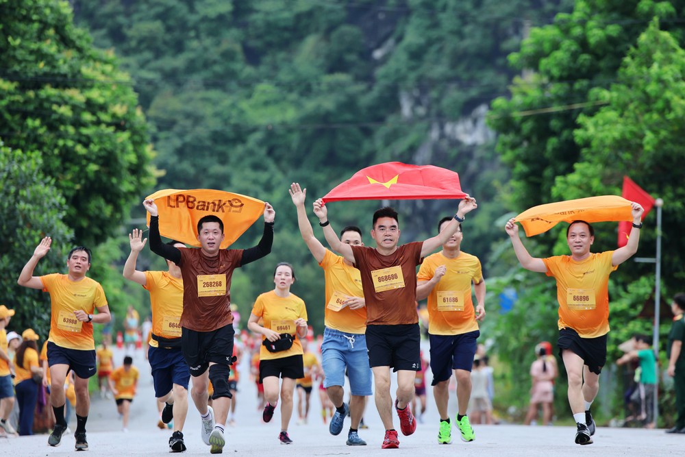 Giải Marathon Quốc tế VTV LPBank 2026: Gần 4.000 vận động viên chinh phục cung đường di sản Vân Long