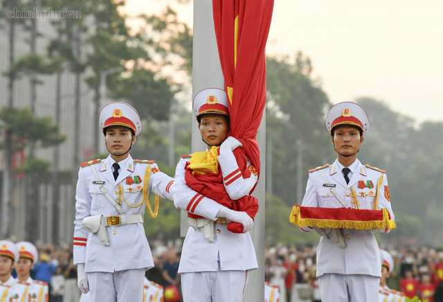 Lễ Thượng cờ đặc biệt trong sáng Quốc khánh tại Quảng trường Ba Đình