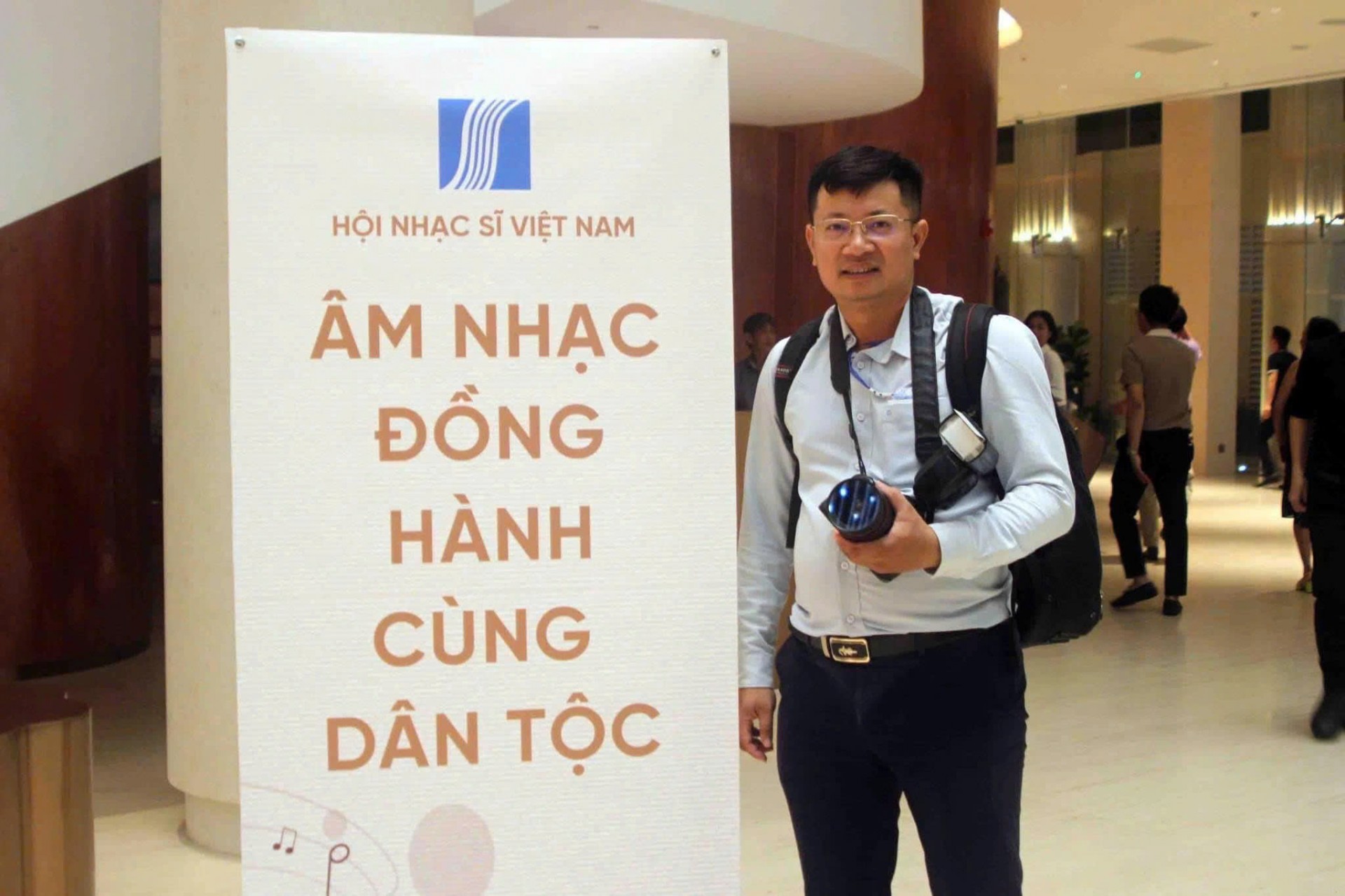 Nhà báo, nhà thơ, nhạc sĩ Đinh Văn Bình: Đam mê chuyện nghề, chuyện đời Nhà báo, nhà thơ, nhạc sĩ Đinh Văn Bình: Đam mê chuyện nghề, chuyện đời