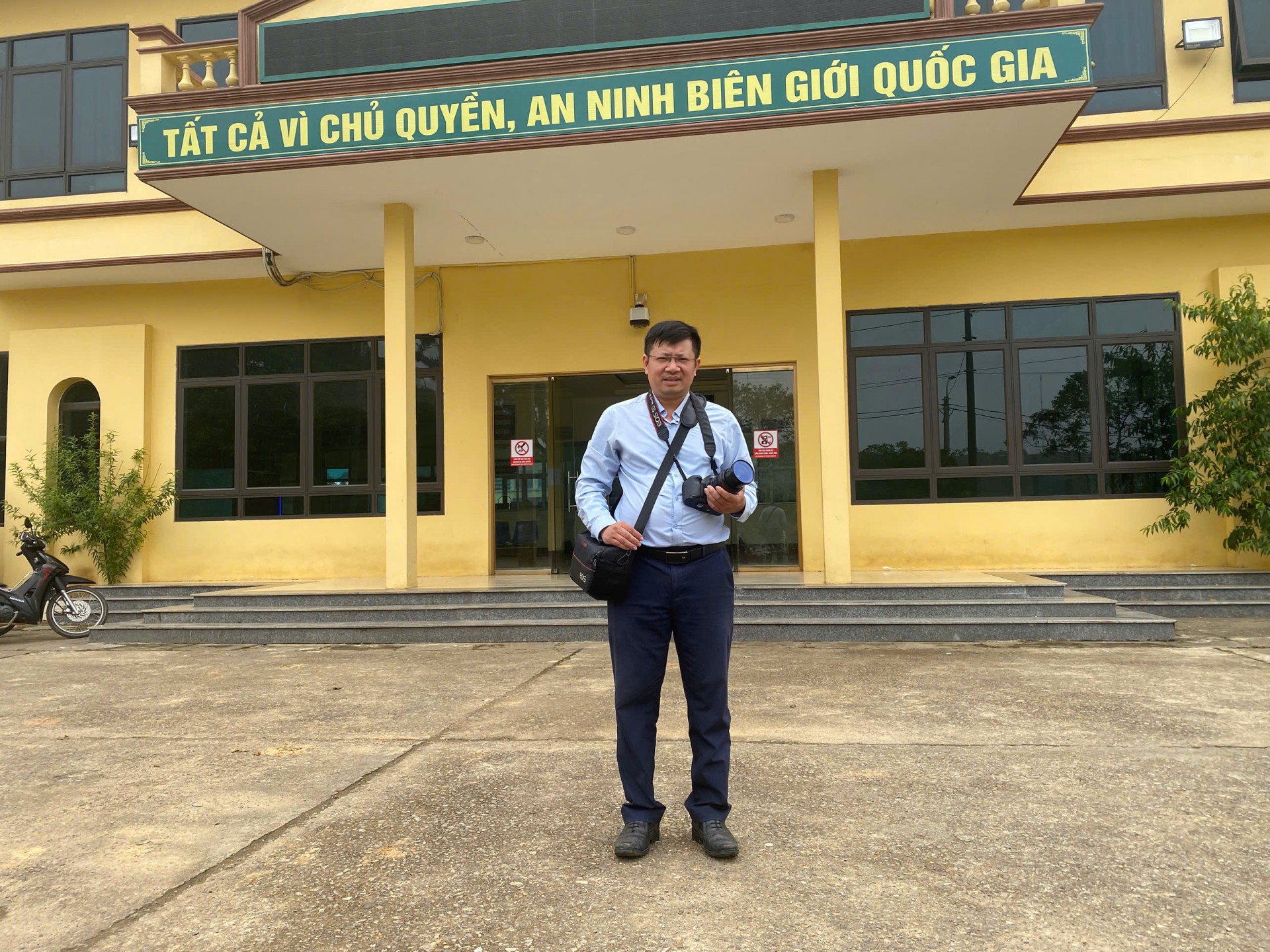 Nhà báo, nhà thơ, nhạc sĩ Đinh Văn Bình: Đam mê chuyện nghề, chuyện đời Nhà báo, nhà thơ, nhạc sĩ Đinh Văn Bình: Đam mê chuyện nghề, chuyện đời